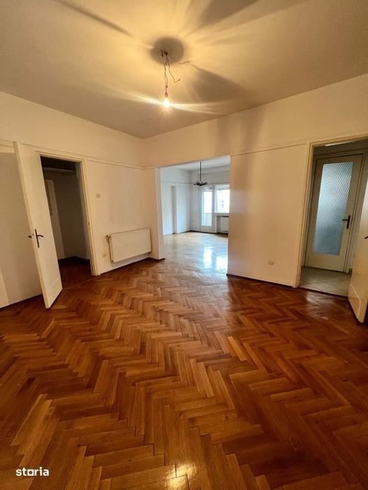 Vanzare 4 camere in vila Piata Izvorul Rece,