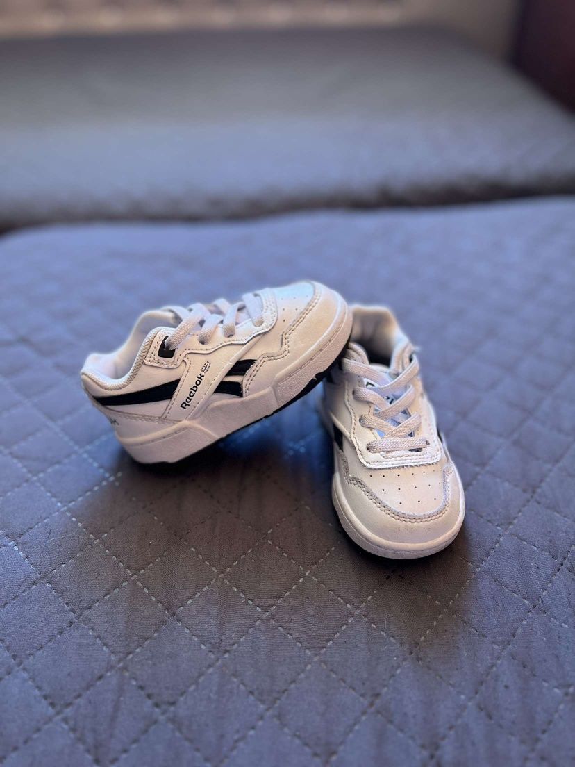Оригинални бебешки маратонки-"Reebok"
