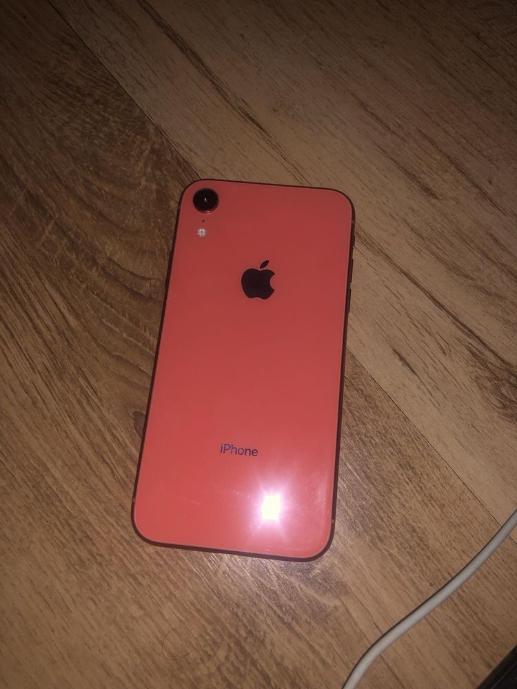 Vand/schimb Iphone Xr,ca nou