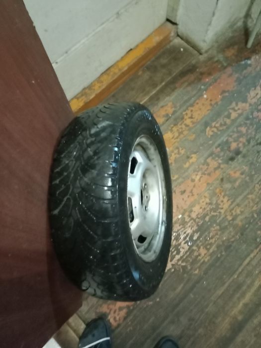 Продам зимние шины без шипов