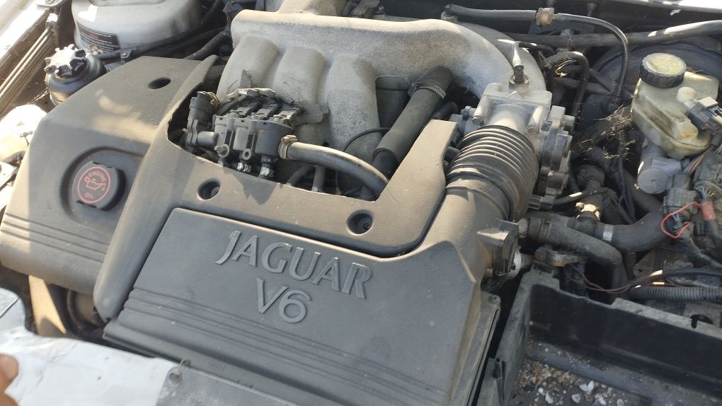 Jaguar X Type 3.0 V6 / Ягуар 3.0 В6 на части