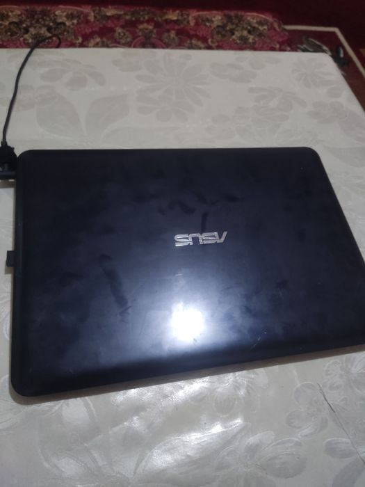 Notebook ASUS menejir