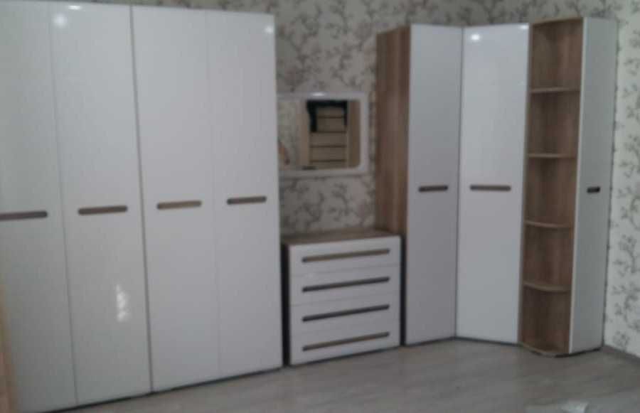 Шкафы-купе , шкафы распашные  в наличии.