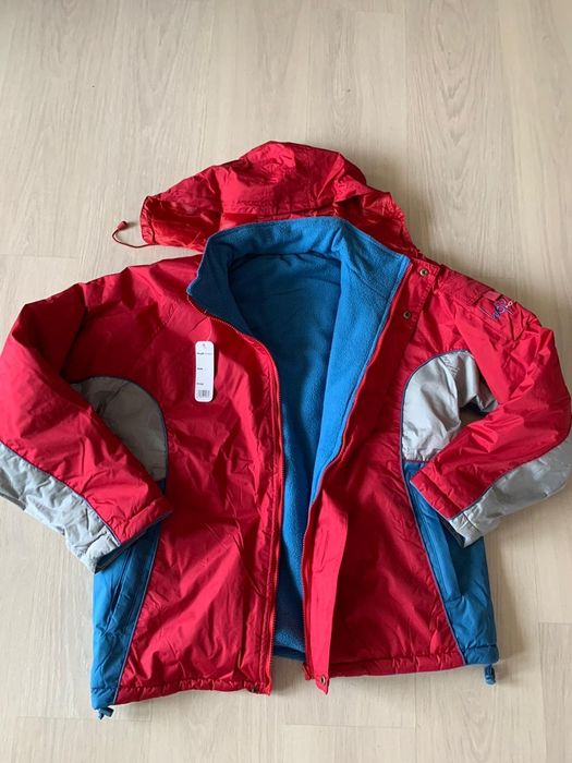 Vand geaca calduroasa M si L.