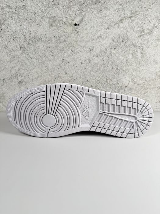 Jordan 1 Low OG Metallic Silver