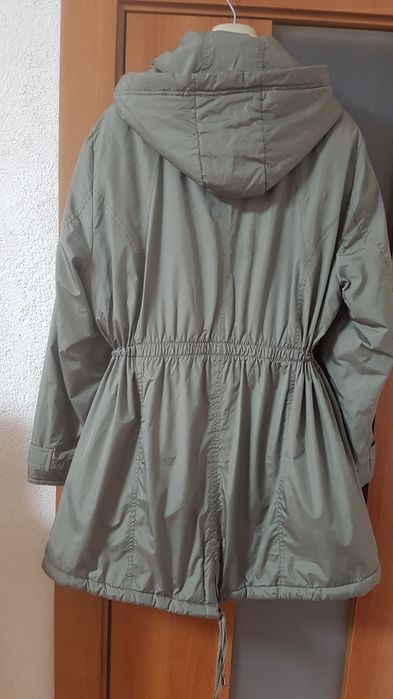 Дамско яке размер 46.