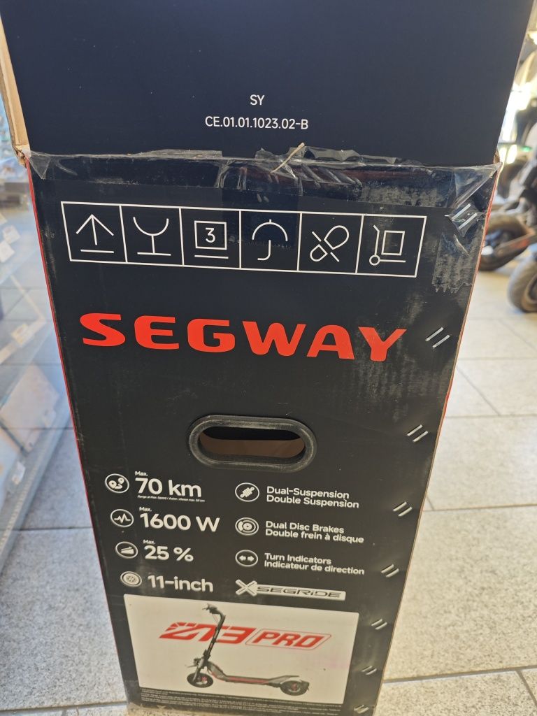Електрически Скутер  SEGWAY KICK SCOOTER ZT3 PRO E