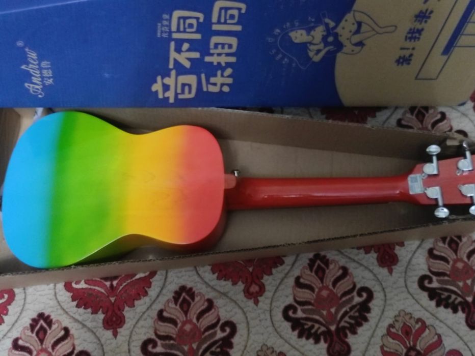 Продам окулеле  , новое , в упаковке .