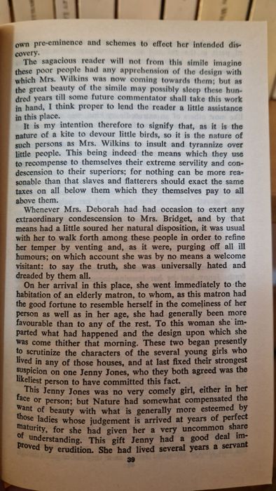 Vând 14 cărți colecție în limba engleză