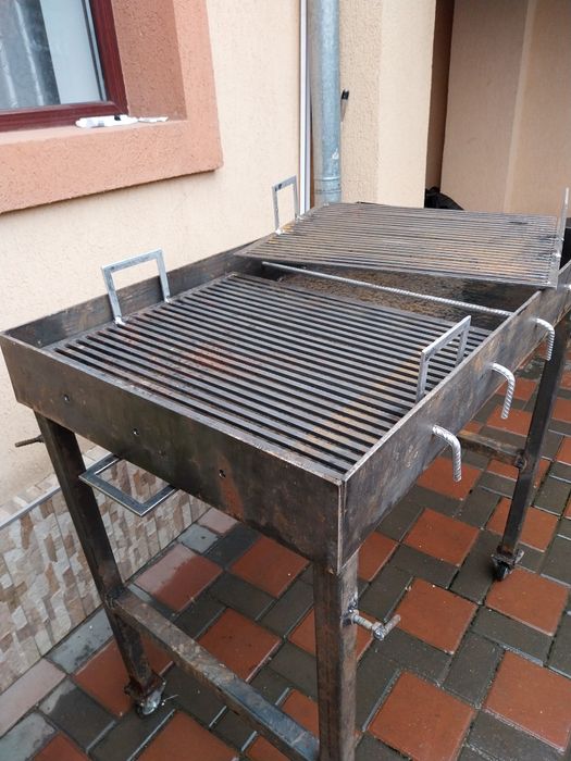 Vând grătar pentru friptură