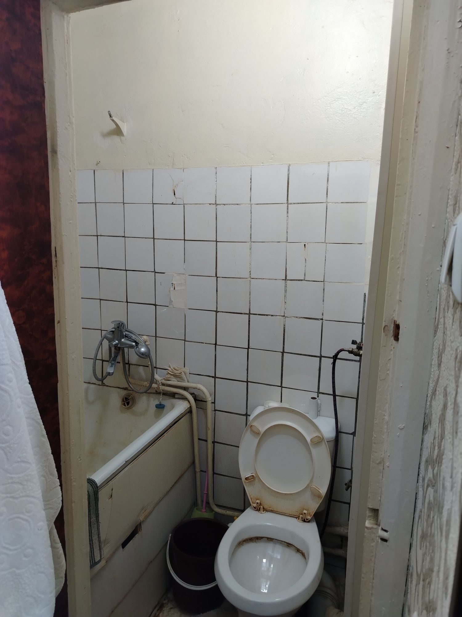 Продаётся Чиланзар 9 1комнатная.