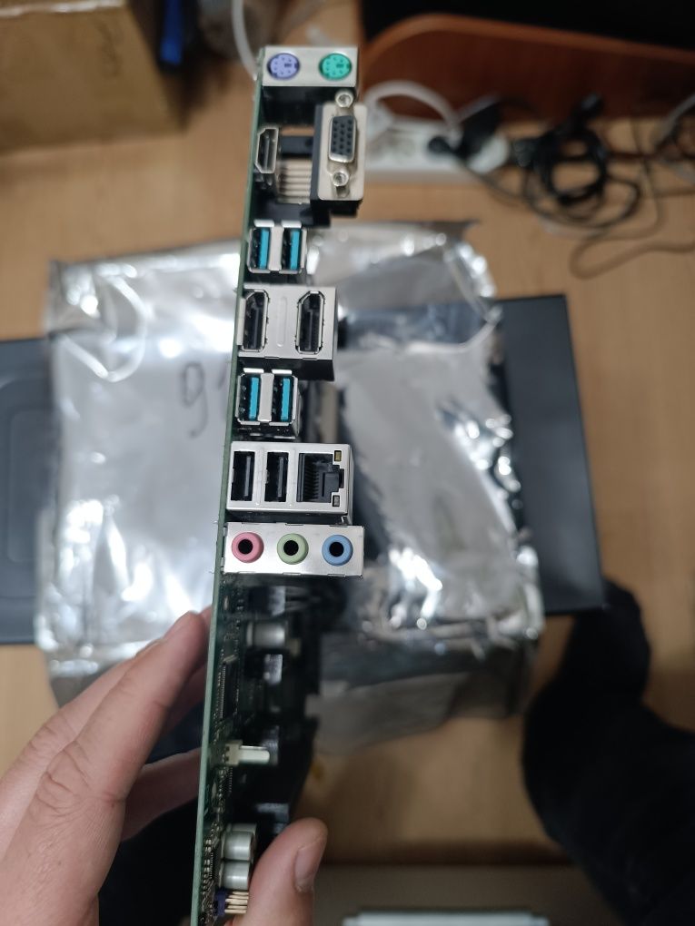 Продам материнскую плату Asus B360m-c