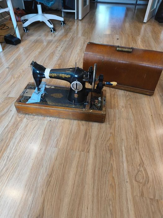 Швейная машина ручная