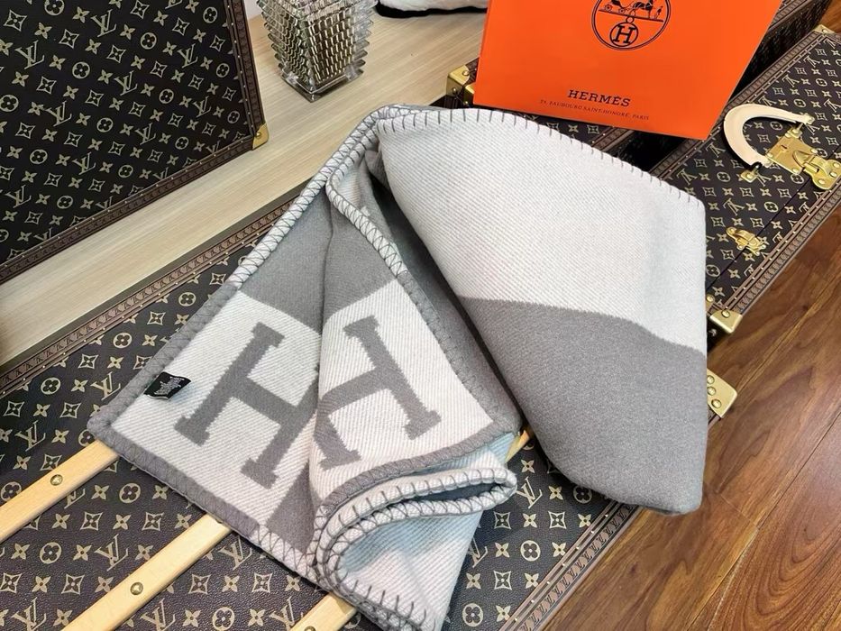 Hermes Одеяло и Възглавница