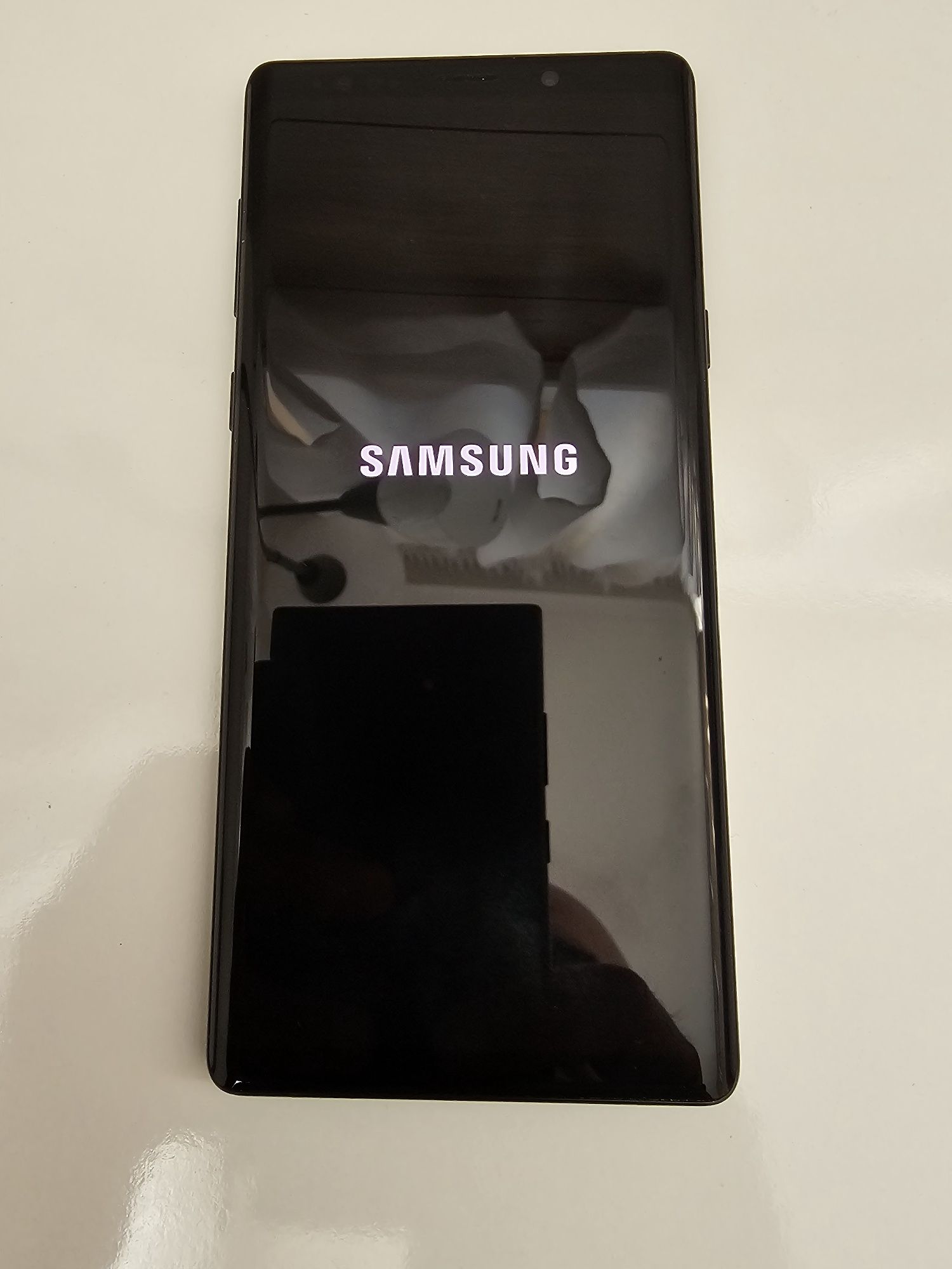 Samsung Note 9 с две СИМ карти.