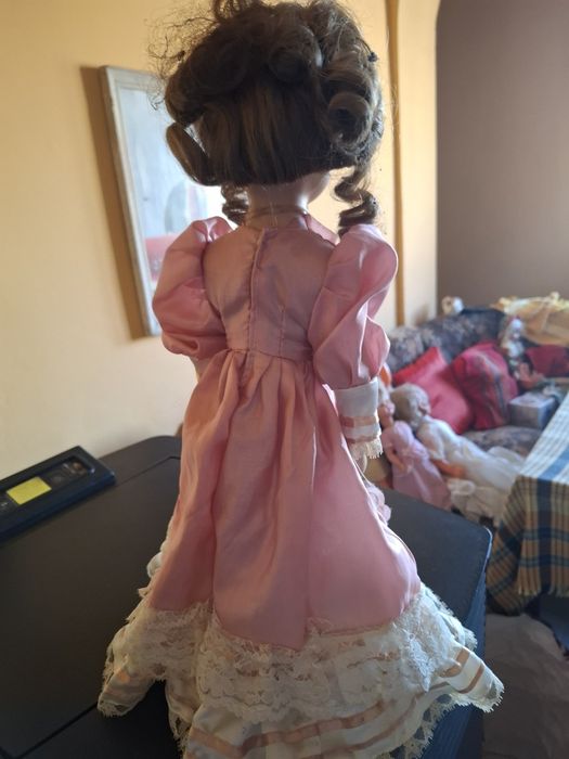 Порцеланова кукла