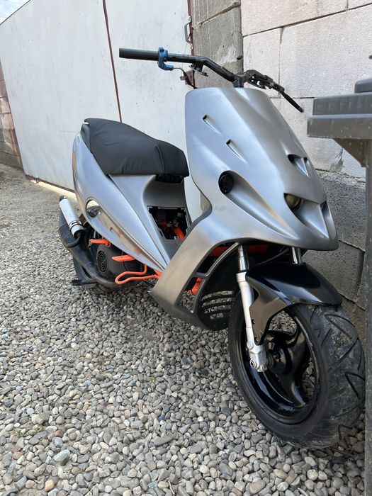 Vând Malaguti f12 80cc