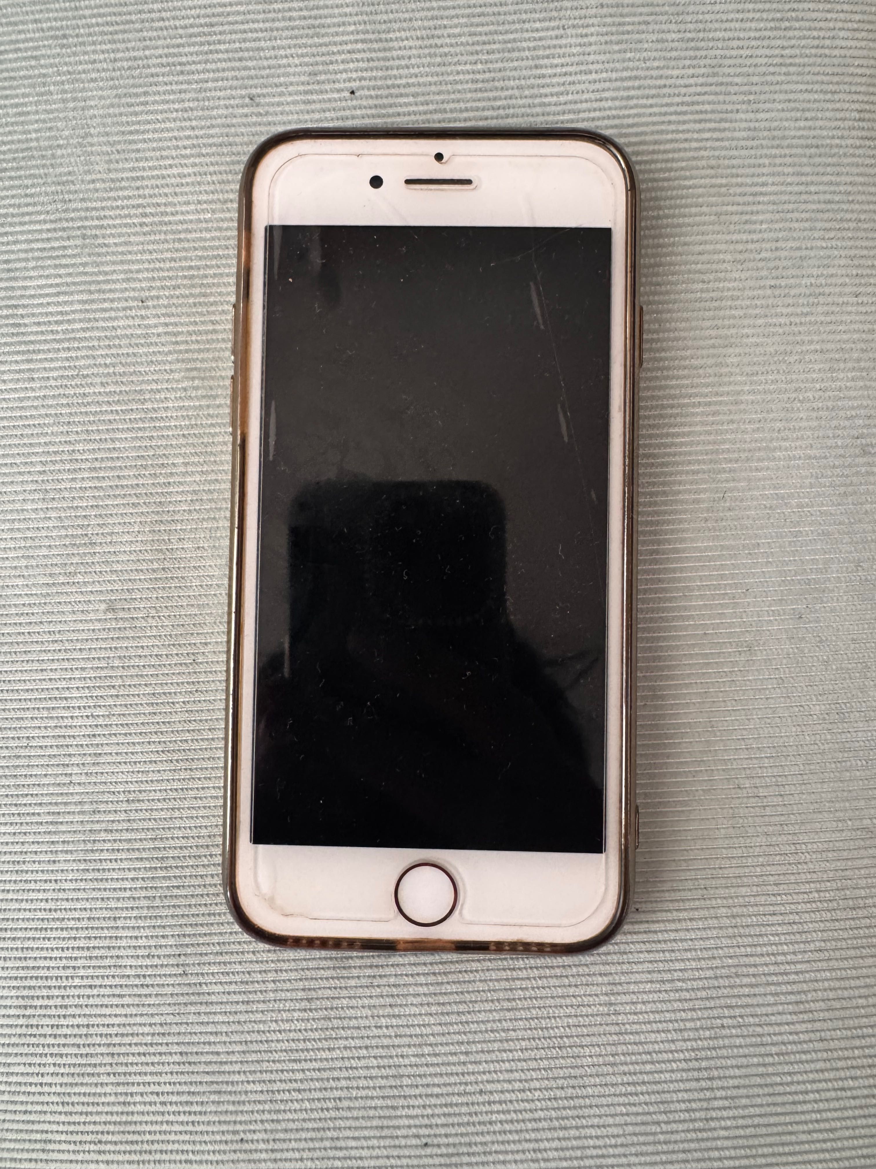 iPhone 7 бял запазен