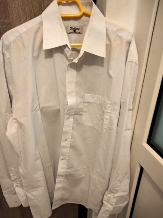 Cămăși și pulovere de bărbați  la 40 lei buc noi.