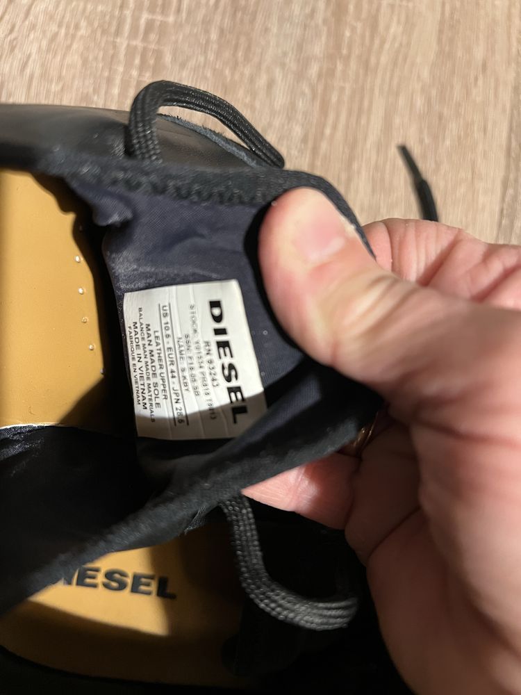 Спортно елегантни обувки Diesel