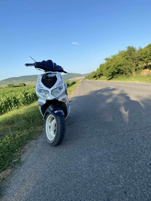 Vand scuter peugeot
