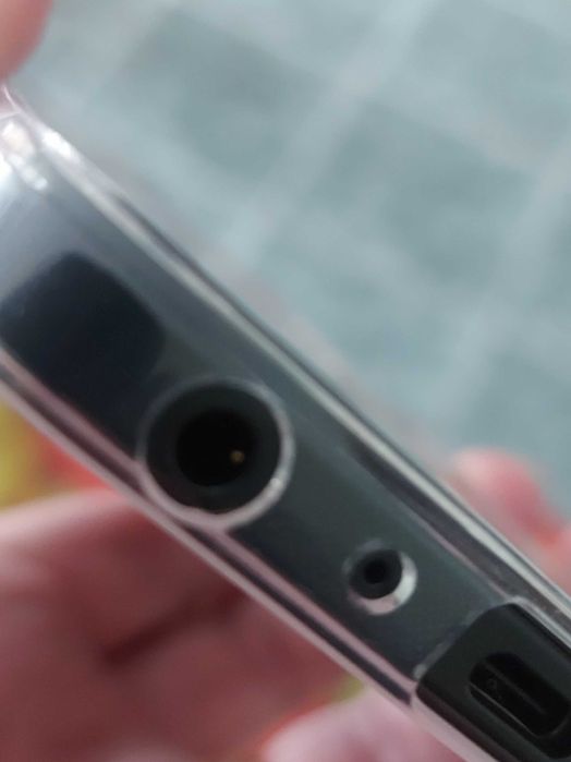 Продавам 5G UG Phone U26