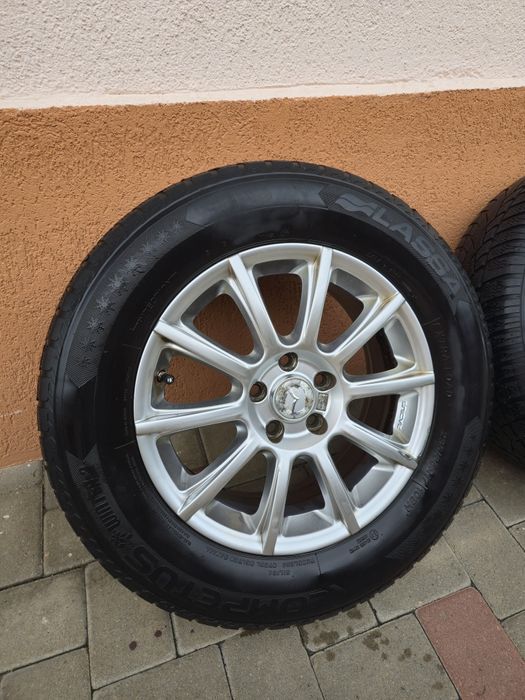 Vand Roti Iarna SUV 235/65/R17 108H Jante si Cauciucuri