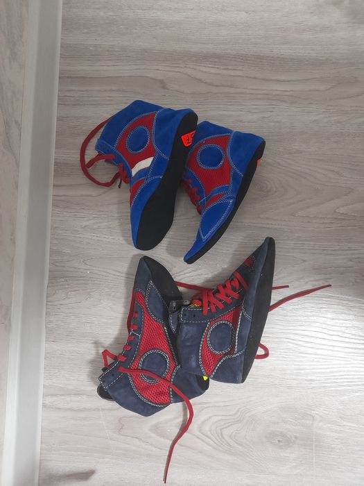 Спортивная обувь