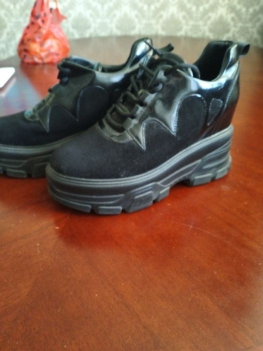 Женская  обувь  в отличном состоянии