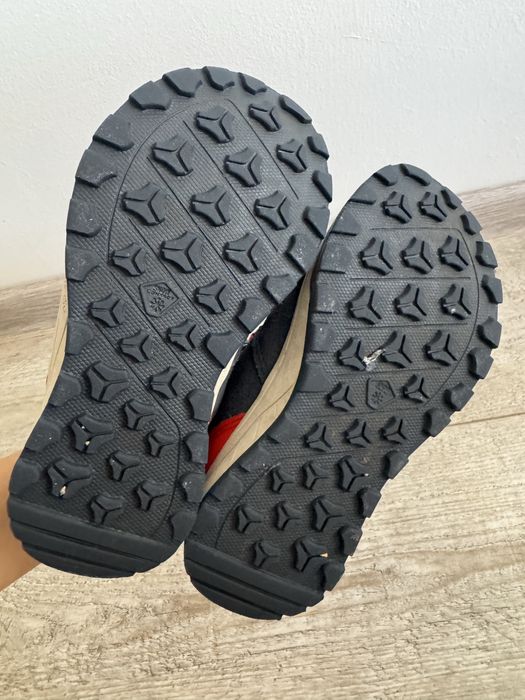 Зимни непромокаеми детски ботуши боти 28