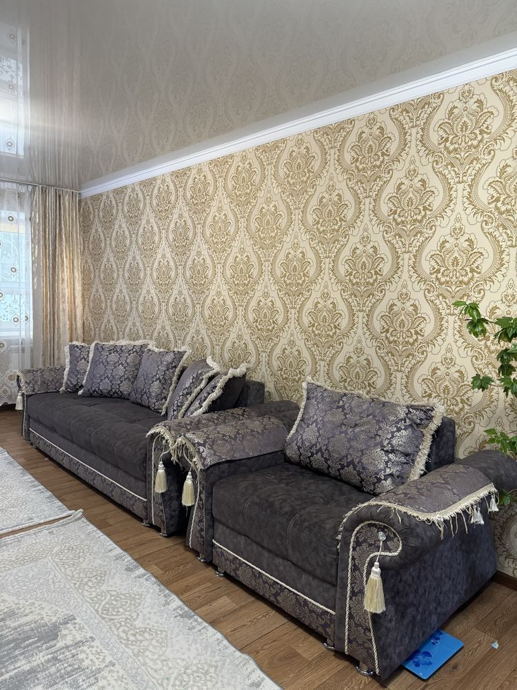 Продам диван в гостинную