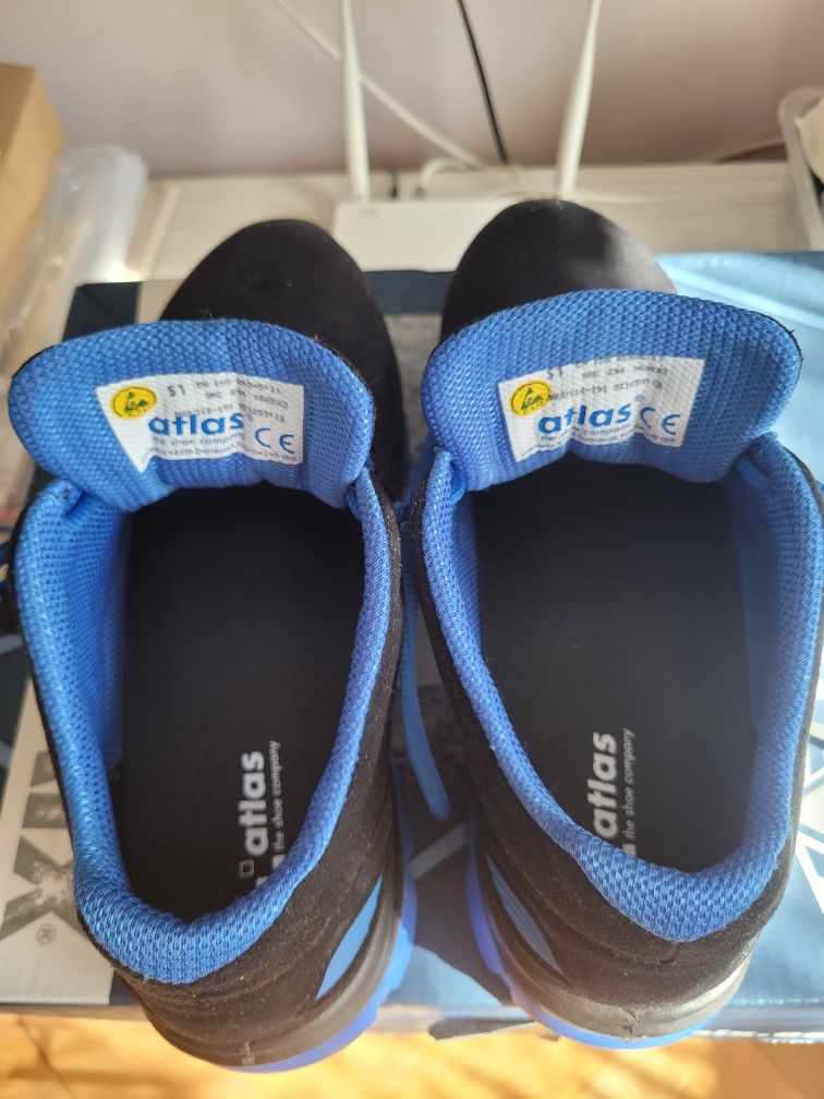 Pantofi de muncă nr 43 preț 300 de lei