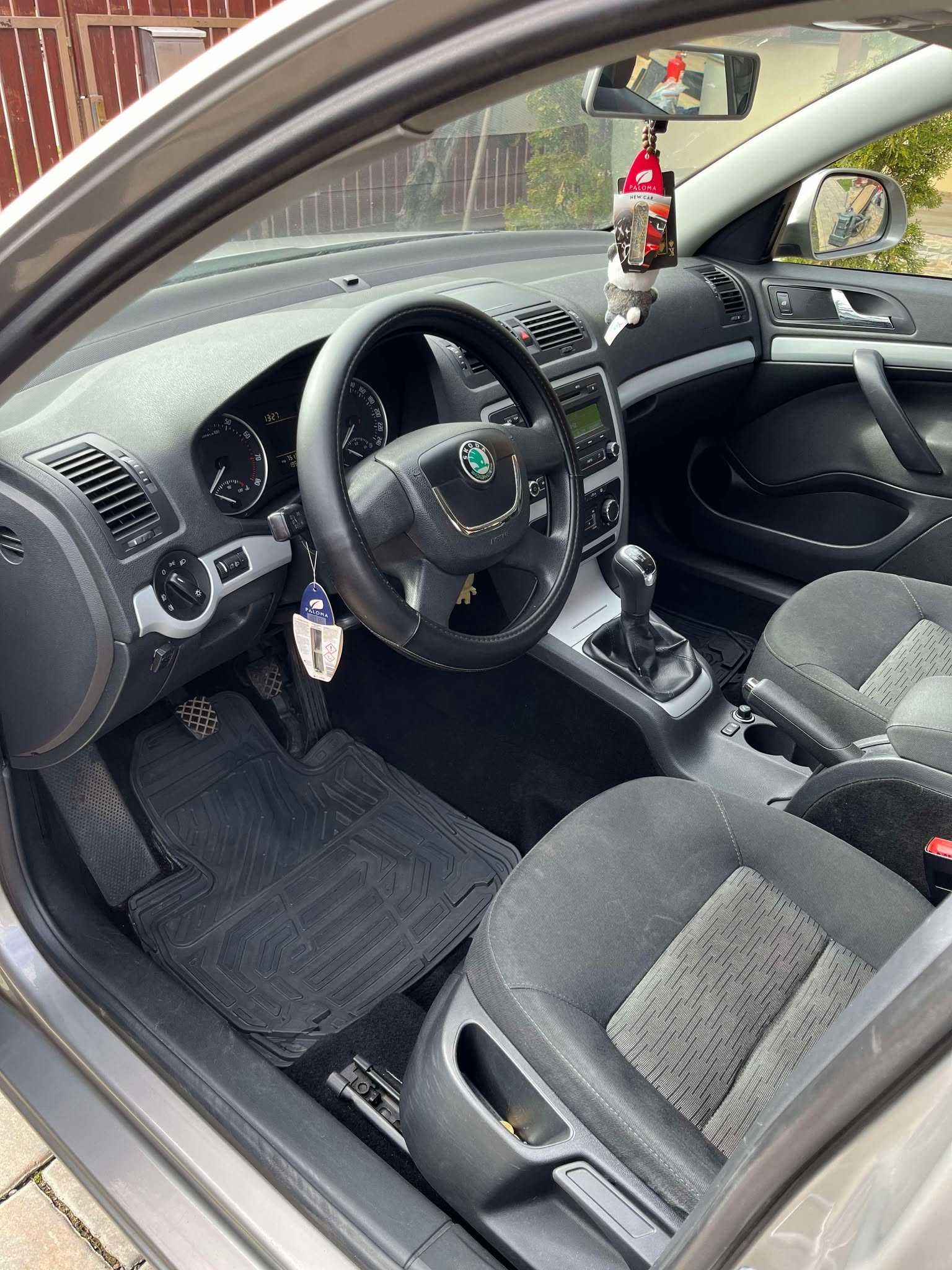 Vand Skoda Octavia 1,6 benzina