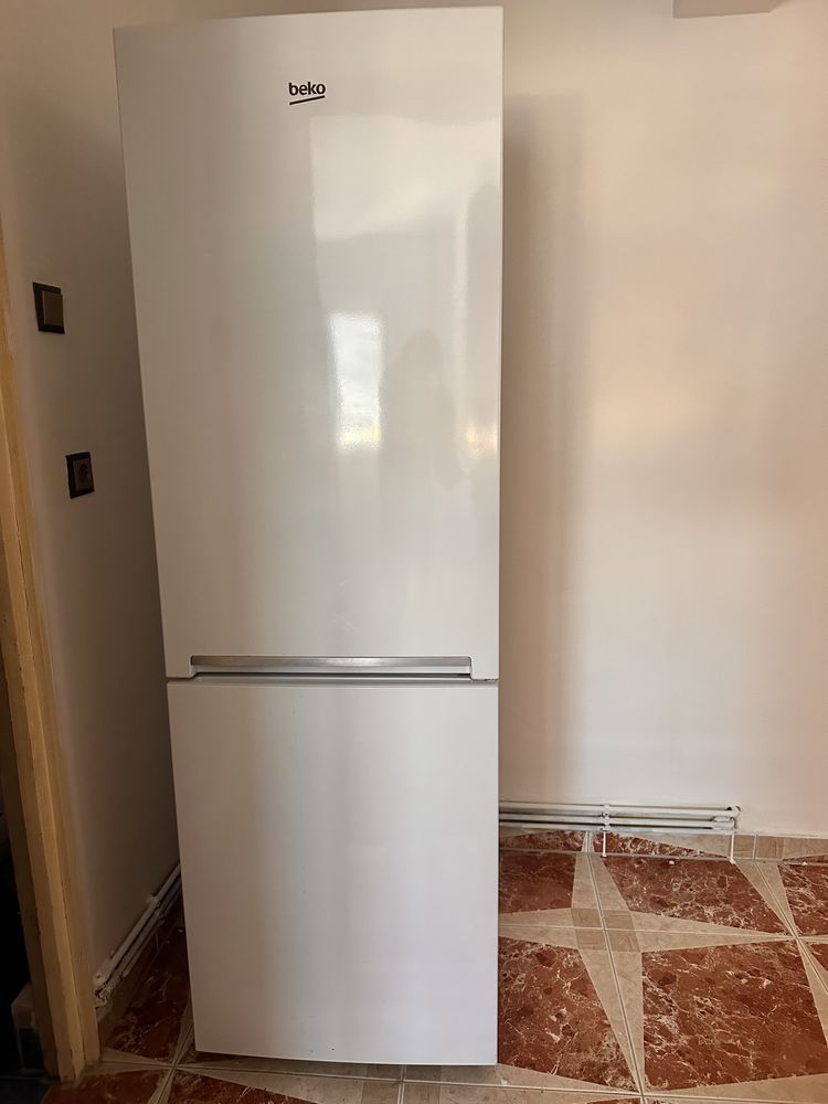 Combina frigorifica BEKO- frigider 291 litri
