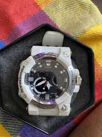 Часы G-shock белые