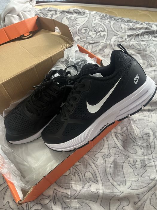 Nike zoom новая 41 размер.                .
