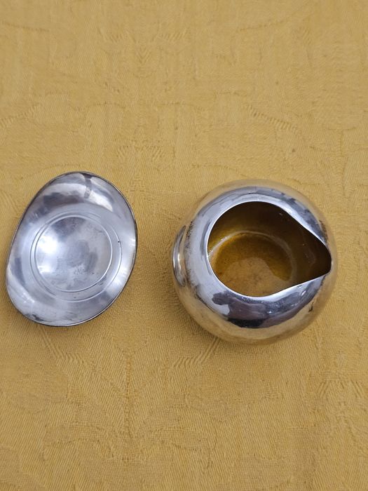 Сребърен сът за хайвер Georg Jensen.