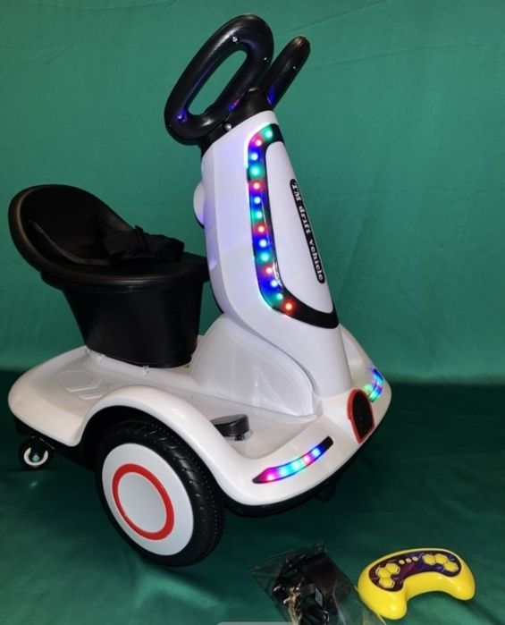 Продам детский электромобиль