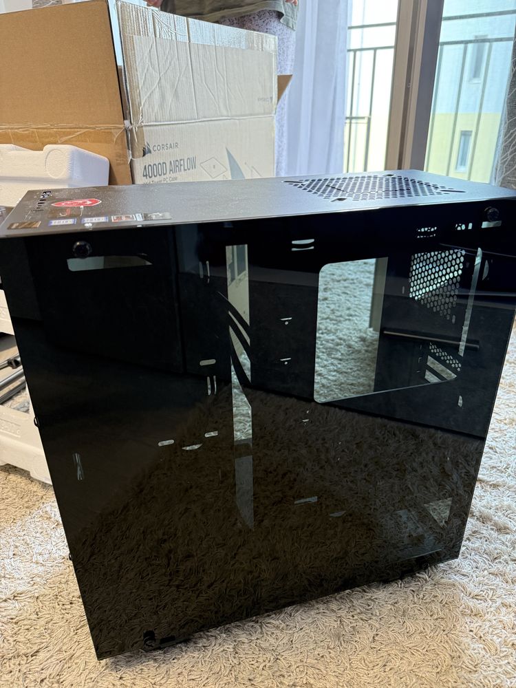 Carcasa Thermaltake View 21 + 5 Thermaltake Riing Plus