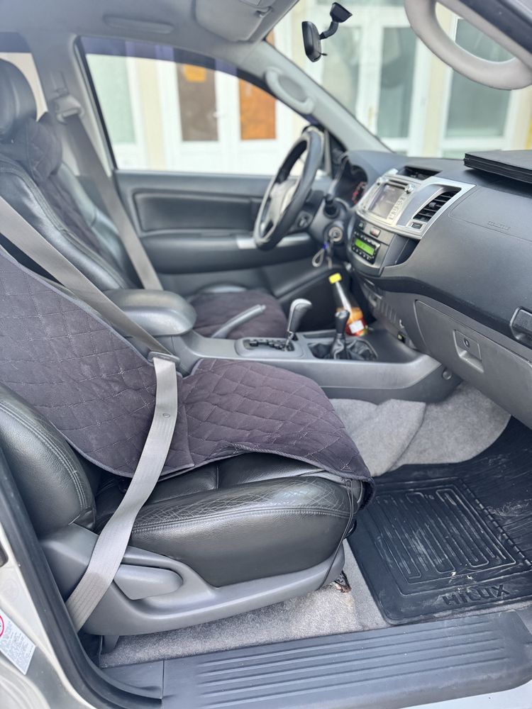 Toyota hilux 3.0 Invincbil automatic