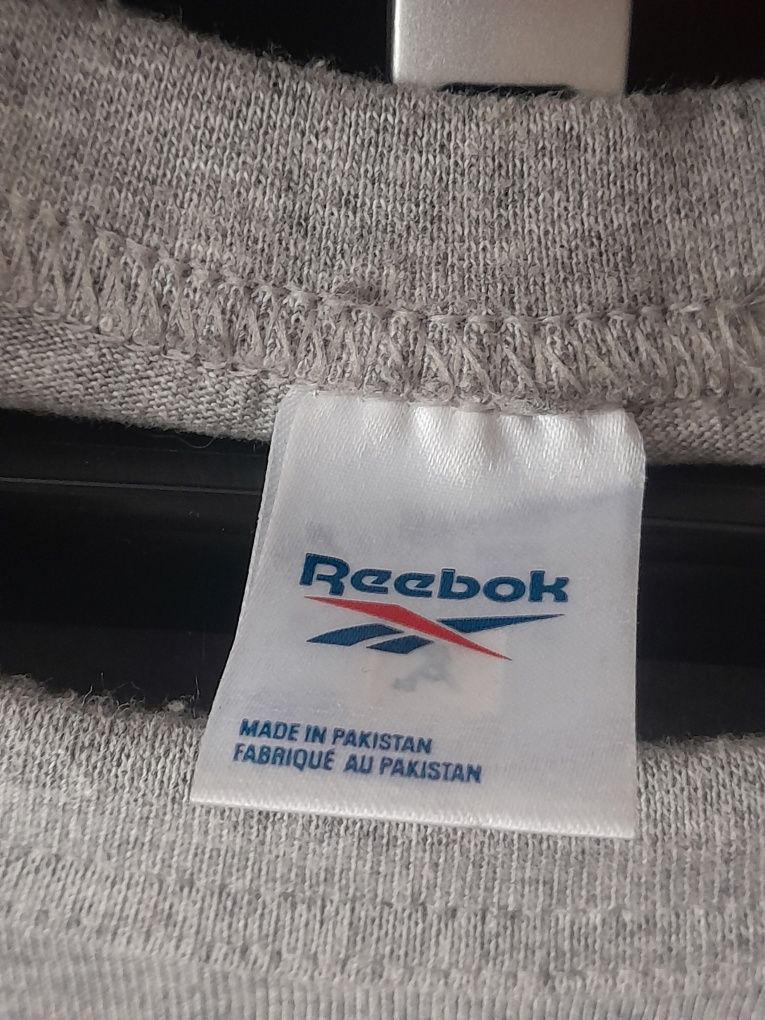 Продам Мужскую Футболку Reebok