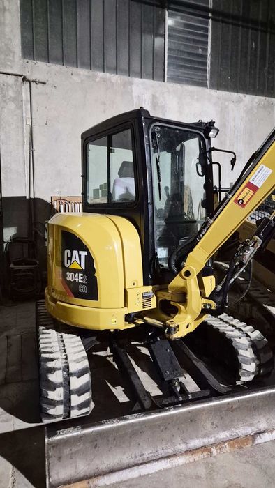 MiniExcavator Caterpillar 304E2 an 2016 4.220 ore 4 cupe import Italia