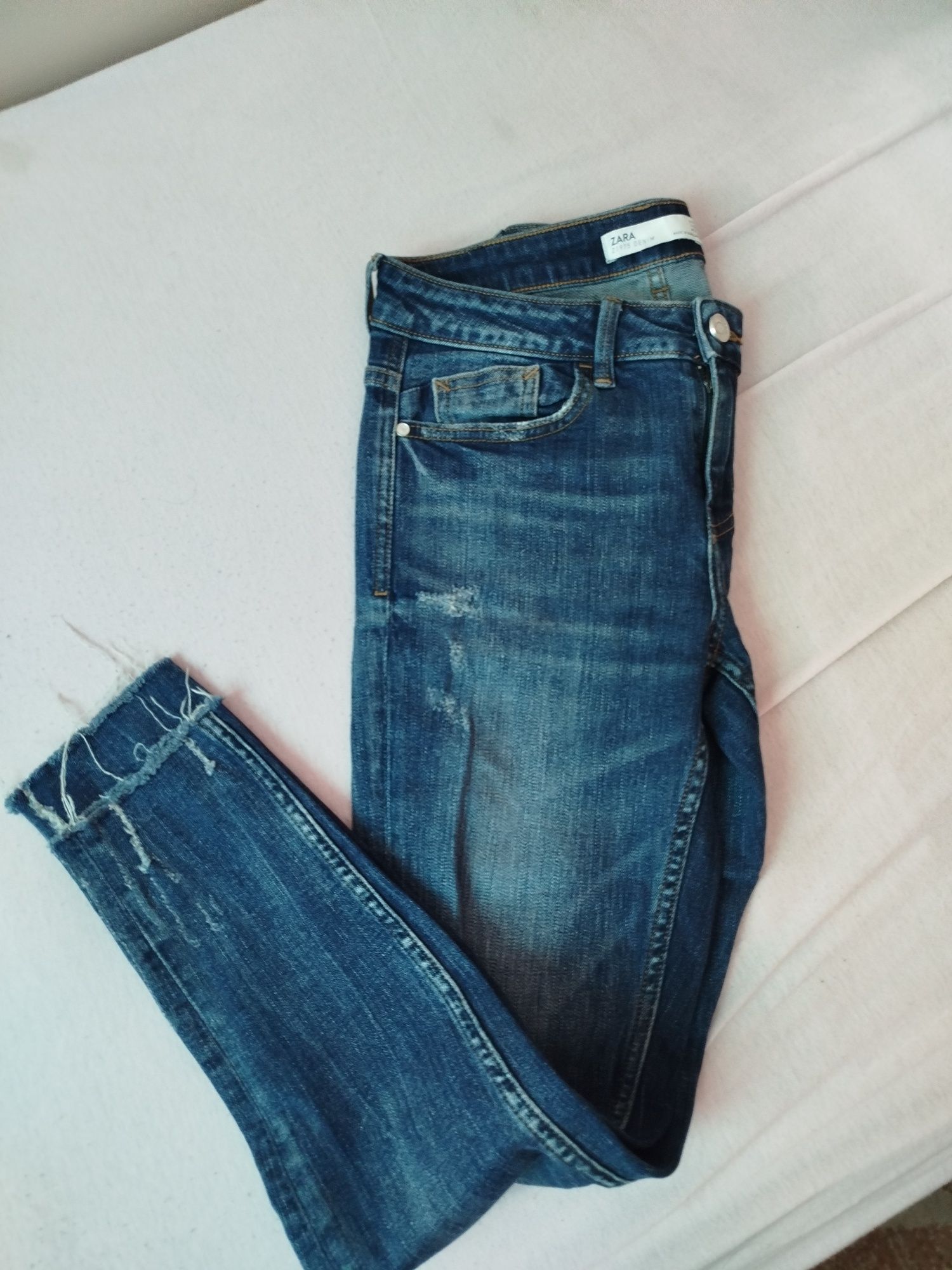 Дамски дънки Zara 36