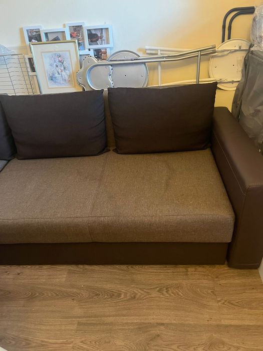 Vand canapea extensibila 3 locuri, maro, cu lada depozitare 550 ron