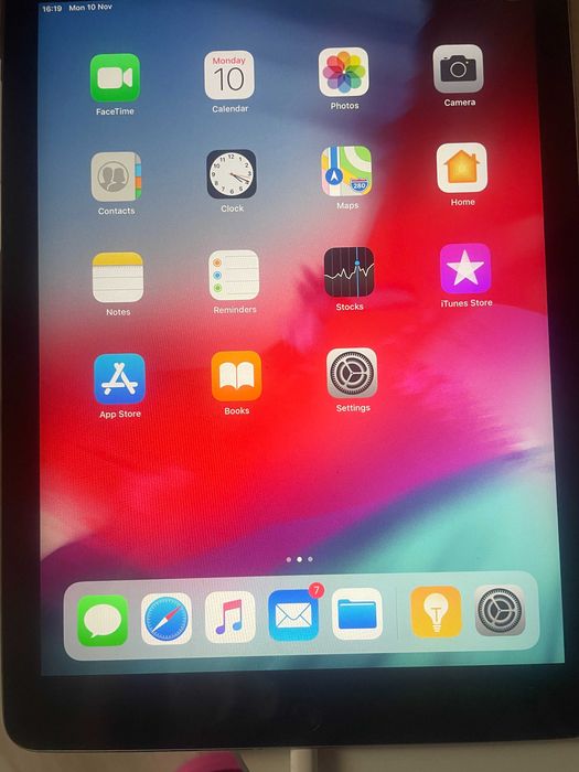 iPad Air (WiFi) / 128GB / ME898LL/A