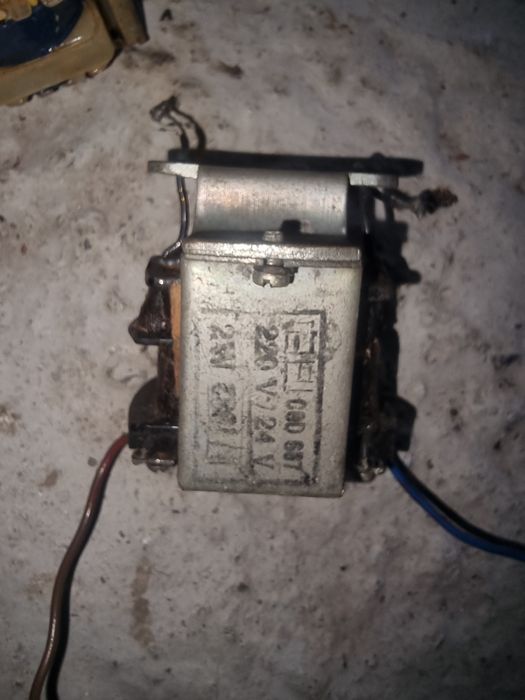 Transformatoare 220 la 24v