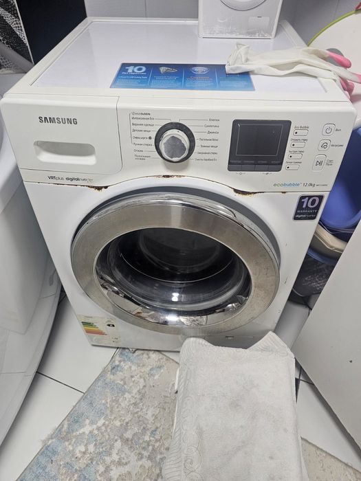 Стиральная машина продам 12кг, купил новую