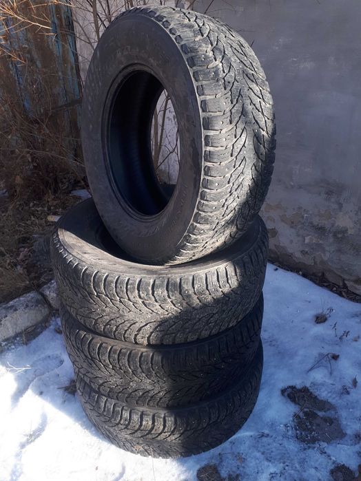 Продам шины R17 265/65