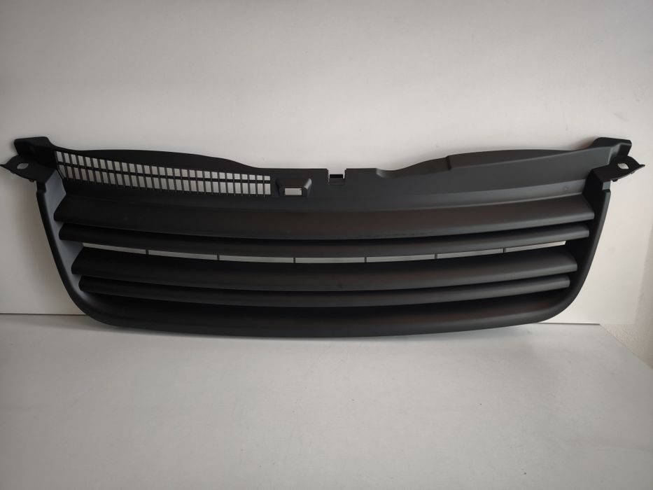 Решетка VW  пасат Б5.5 черен мат тунинг  pasat Passat B5.5 забележка