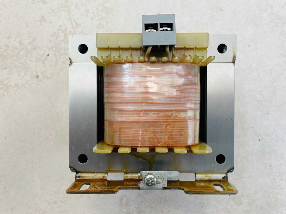 Transformator de separatie.